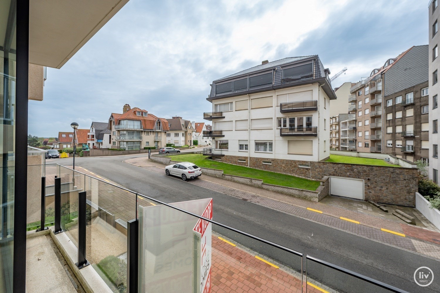 Duplex de nouvelle construction au rez-de-chauss&#233;e et au premier &#233;tage situ&#233; &#224; Lentelaan &#224; Duinbergen avec terrasses orient&#233;es vers le soleil. 