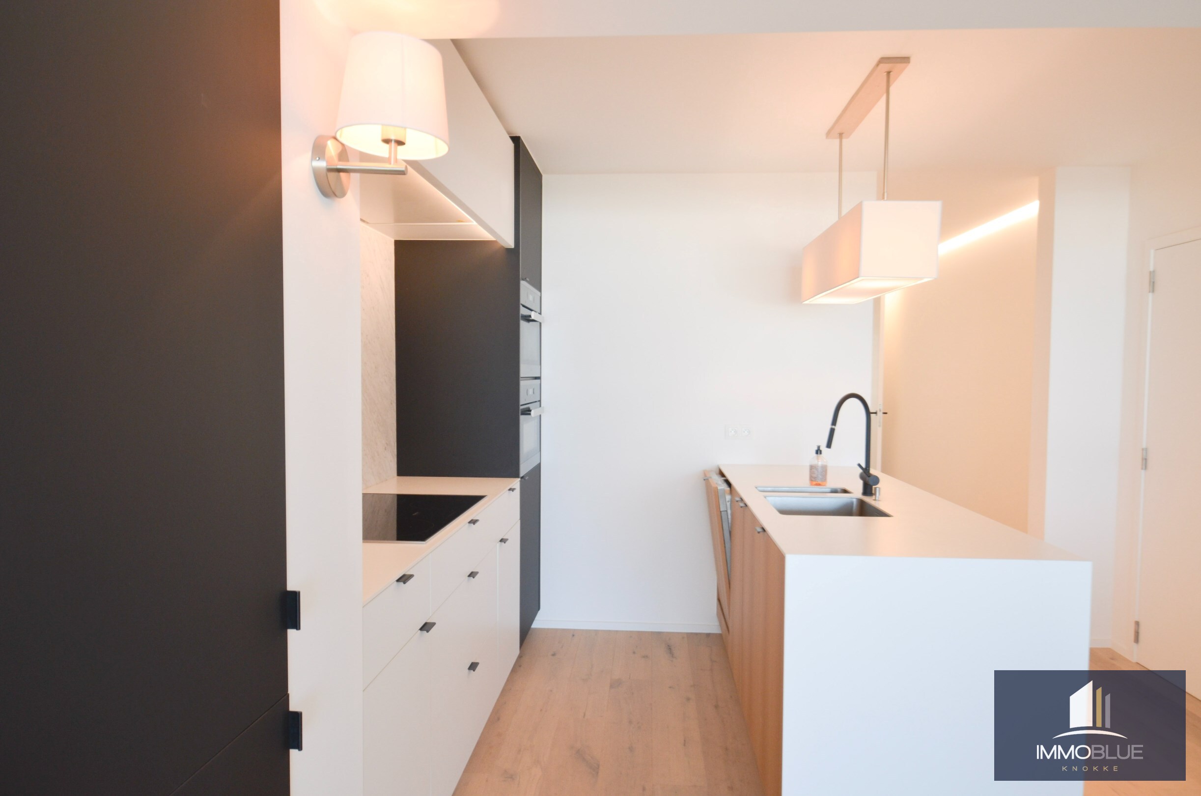Appartement &#233;l&#233;gant, r&#233;cemment r&#233;nov&#233;, avec vue frontale sur la mer. 