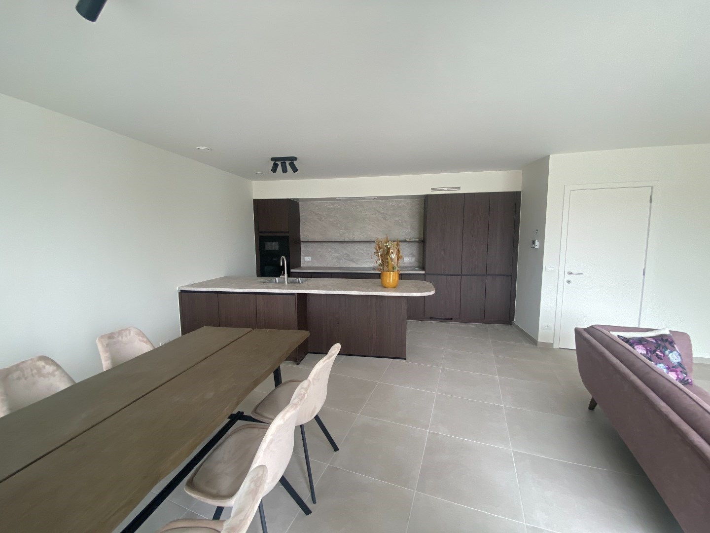 Nieuwbouw appartement met 3 slaapkamers en ruim terras 
