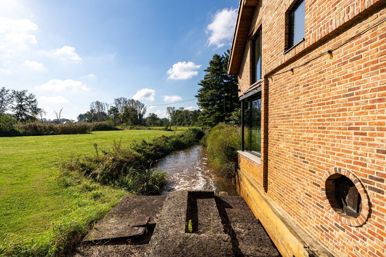 Renovated farmhouse with authentic charm on approximately 1.1 hectares in Paal (Beringen) 