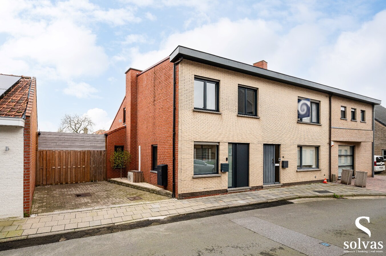 Gerenoveerde woning in hartje Maldegem met 3 slaapkamers 