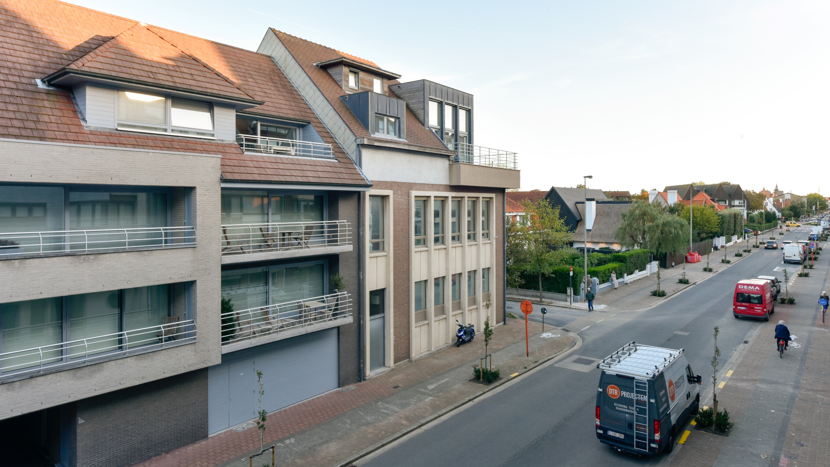 Magnifique appartement r&#233;nov&#233; de 3 chambres avec des finitions de haute qualit&#233;, id&#233;alement situ&#233; pr&#232;s de l&#39;avenue du Zoute &#224; Knokke. 