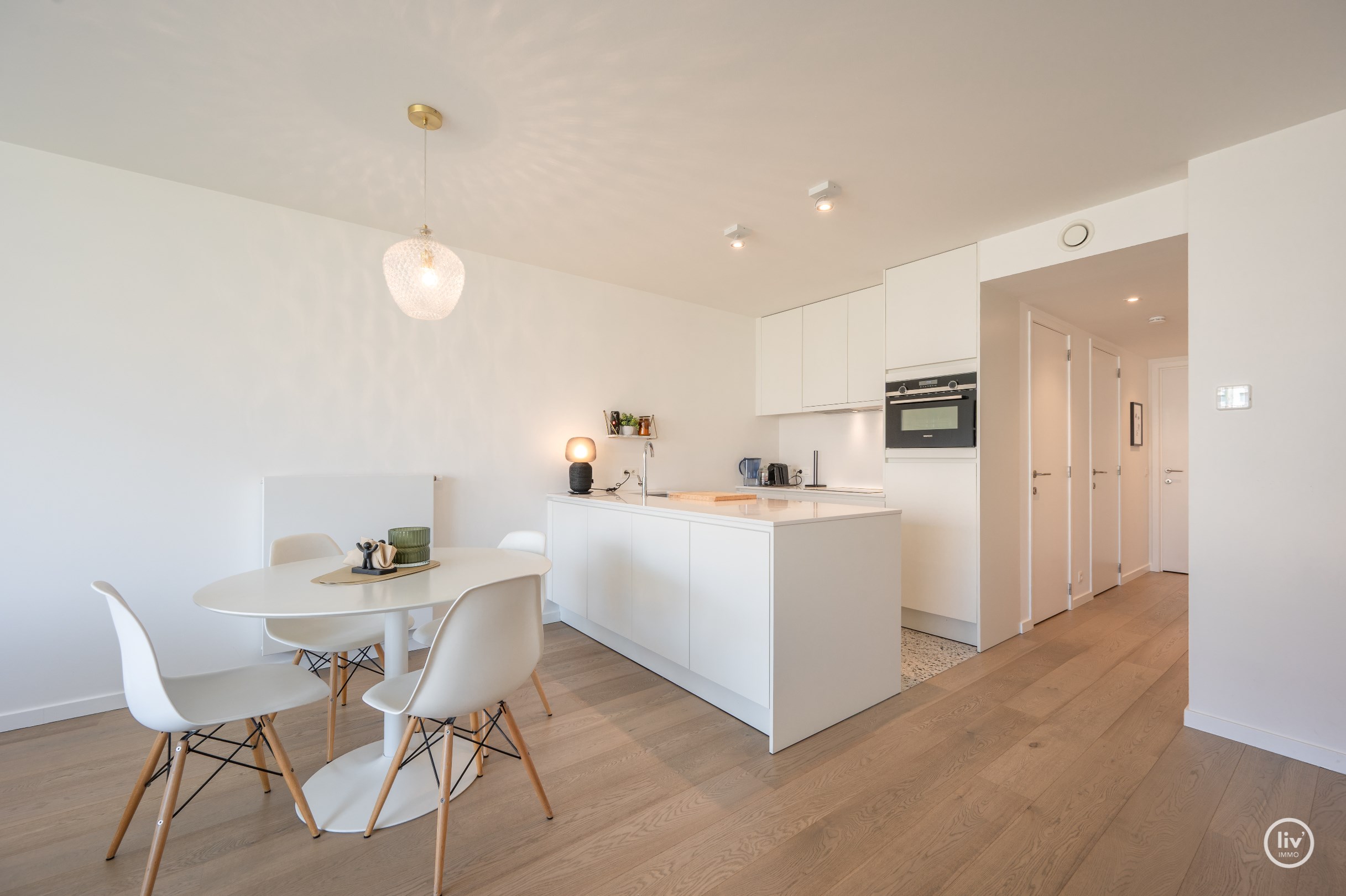 Appartement pr&#234;t &#224; emm&#233;nager (2021) avec vue d&#233;gag&#233;e sur la rue de Knokke, &#224; distance de marche de la digue de l&#39;Albertstrand. 