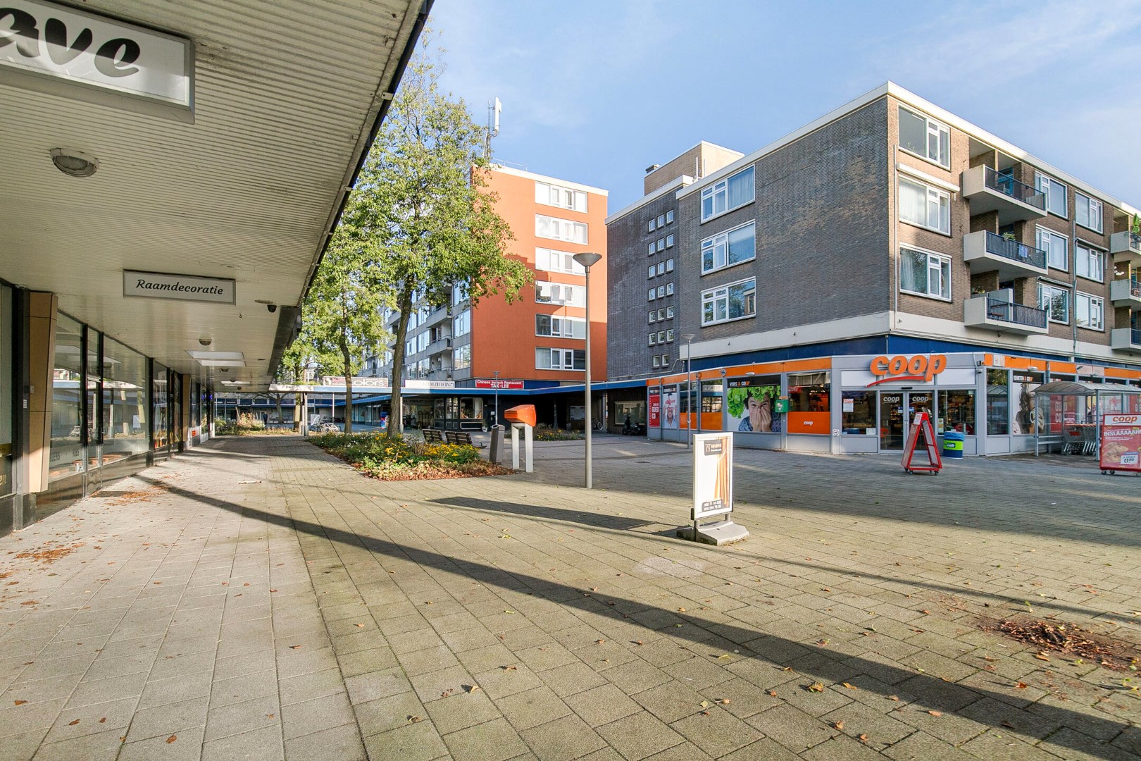 4-kamer Top appartement op de 3e verdieping met 2 balkons, berging in de onderbouw en gelegen op eigen grond! 