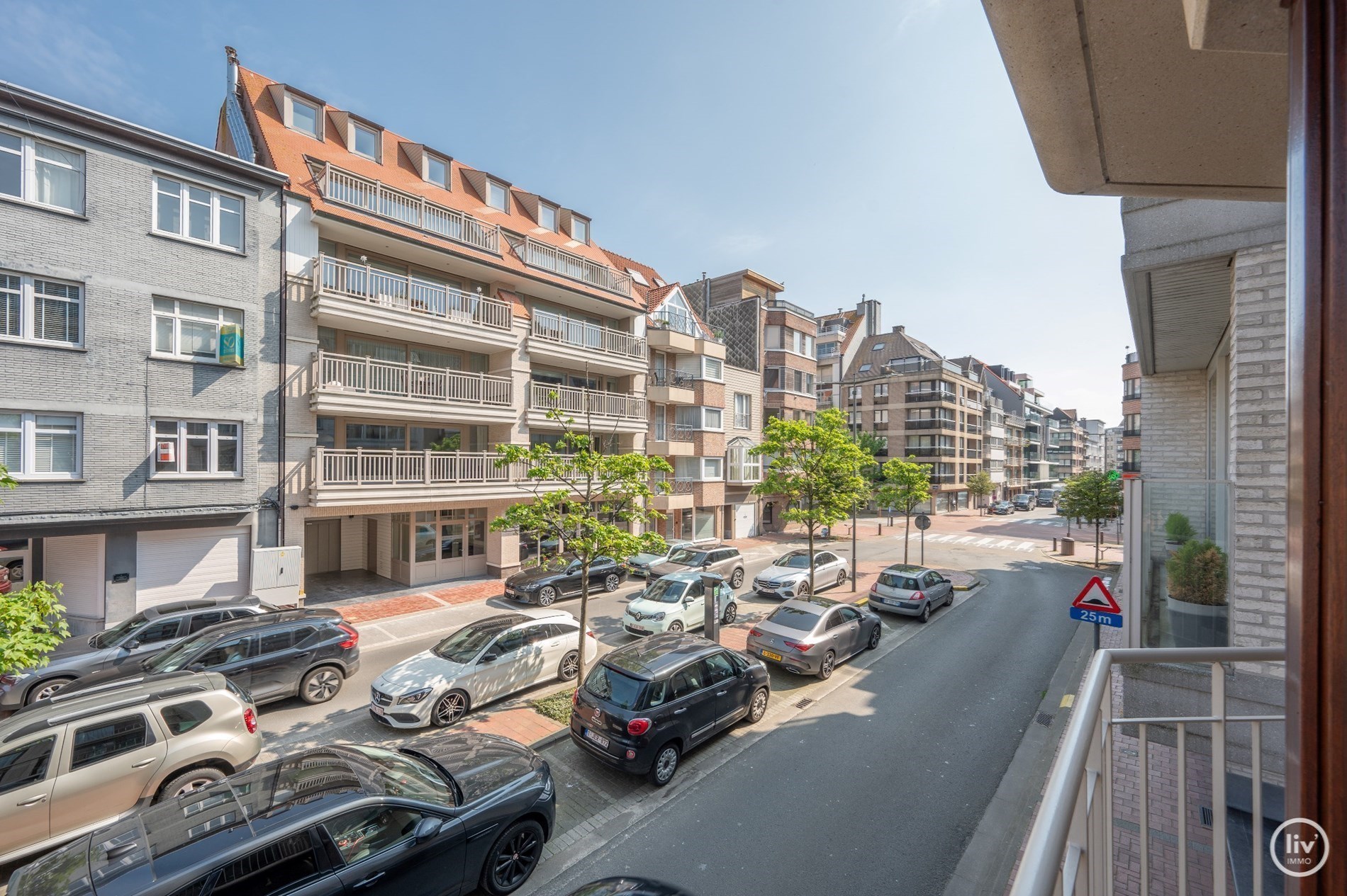 Ruim 1 slaapkamer-appartement op een topligging op de Bayauxlaan te Knokke. 