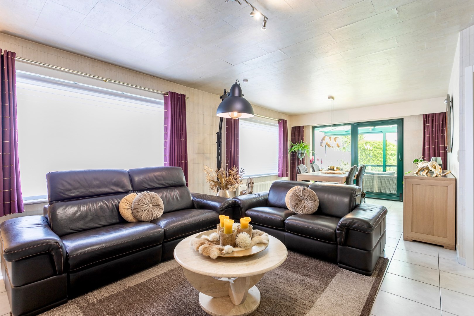 Rustig gelegen, energiezuinige woning op +/- 7a te Buizingen. 