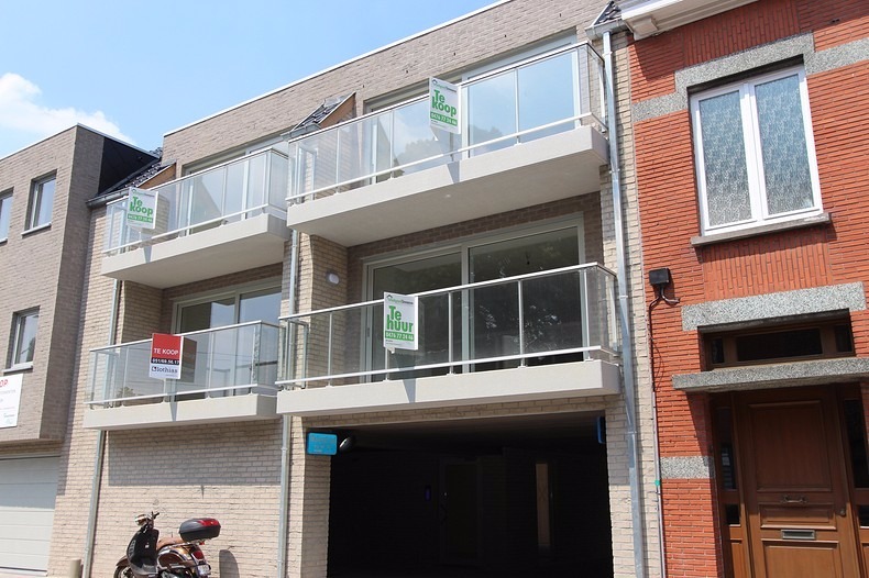 Appartement met 2 slaapkamers en autostandplaats te Roeselare 