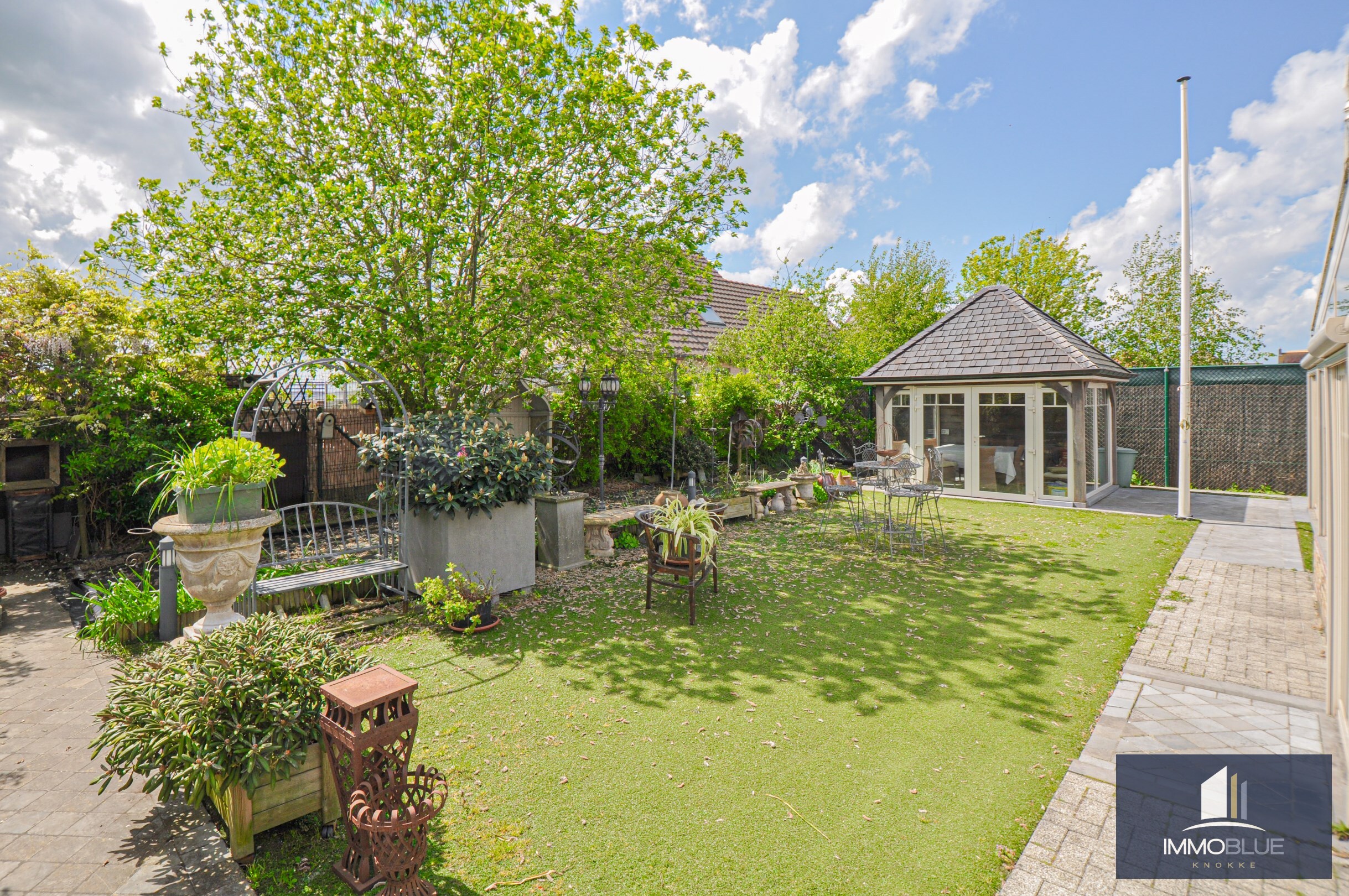 Spacieuse villa au calme avec jardin ensoleill&#233;. 