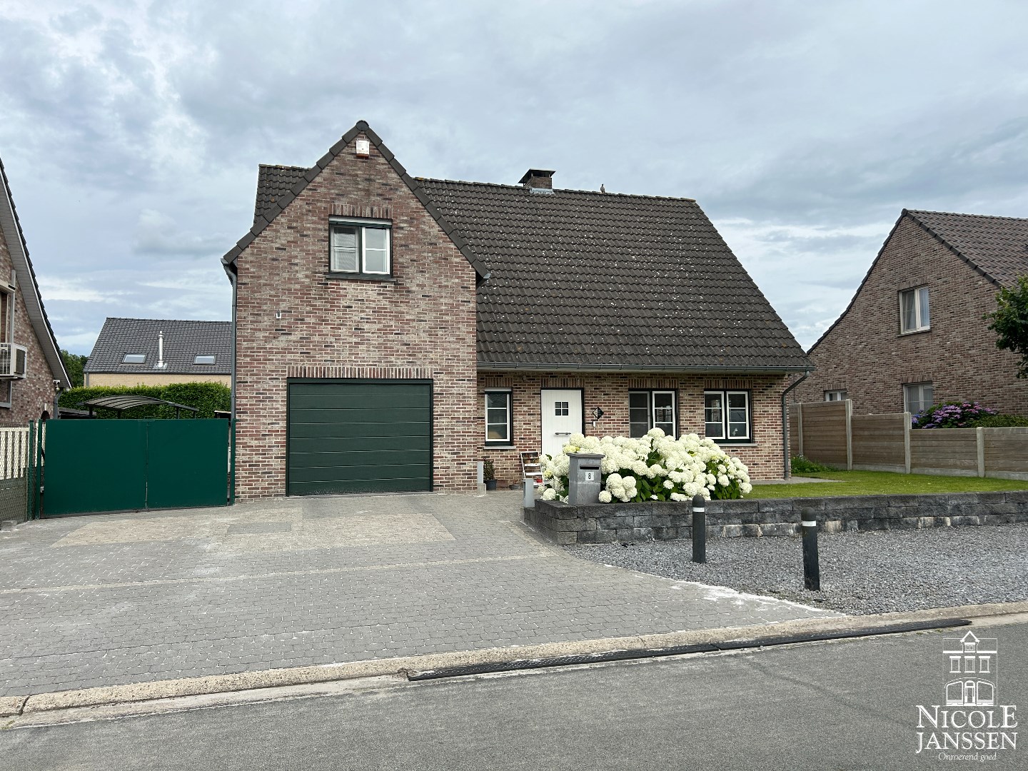 Voldoende parkeergelegenheid op eigen terrein