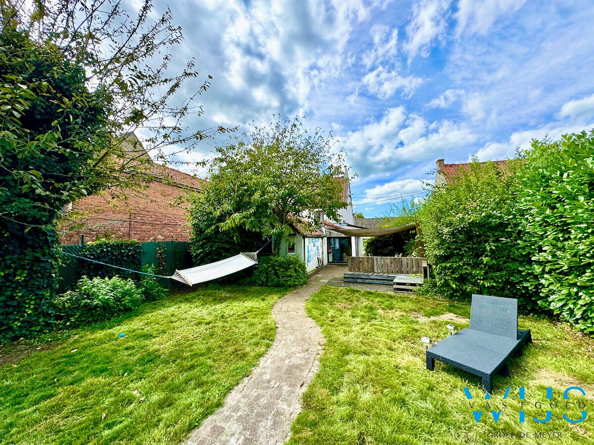 Instapklaar woonhuis op perceel van 450m&#178; te ERTVELDE ! 