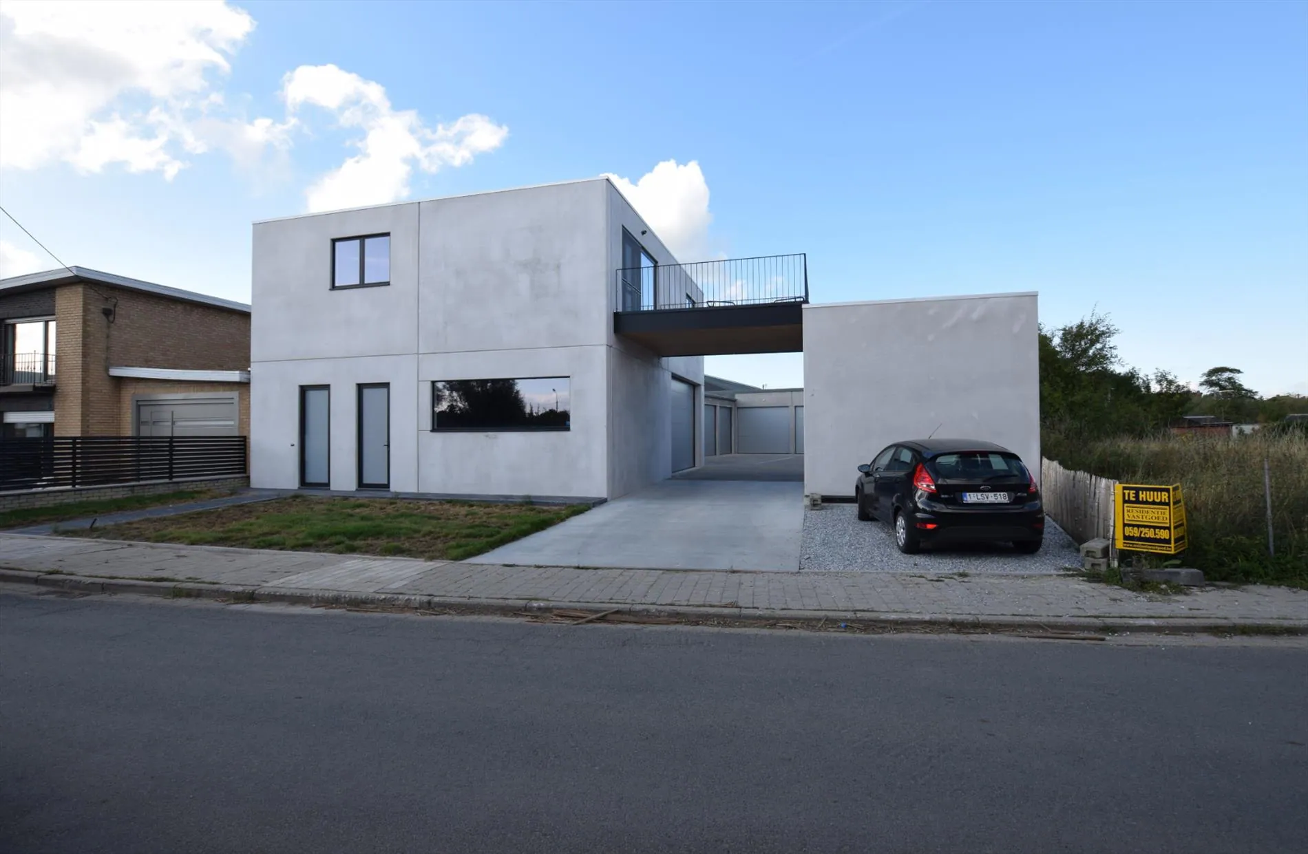 Bovengrondse garage te huur in Diksmuide.