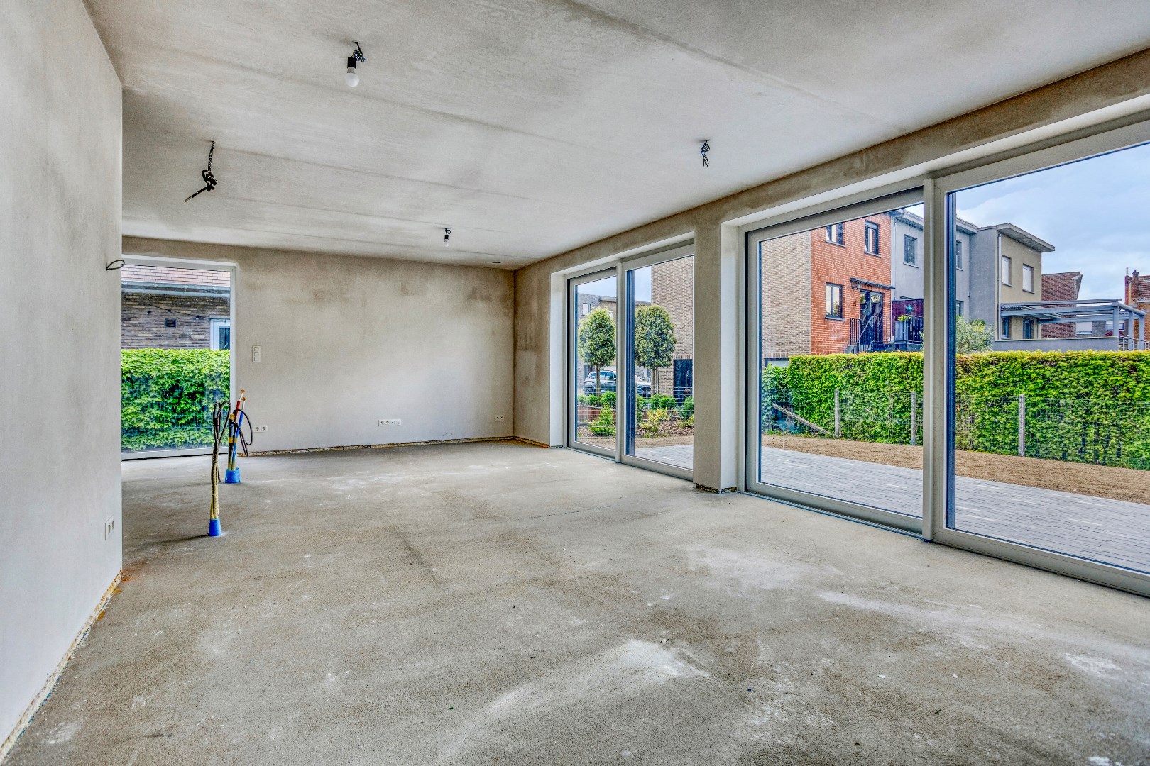 Nieuwbouwwoning met 3 slaapkamers nabij het centrum van Halle. 