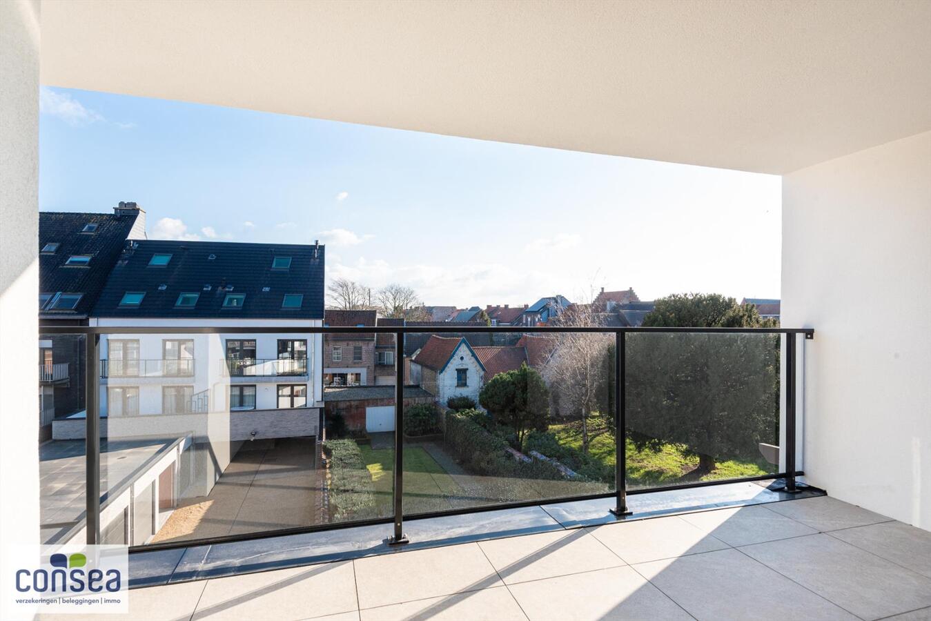 Lichtrijk appartement in het centrum van Maldegem met zicht op de kerk en overdekt terras van 15m&#178; 