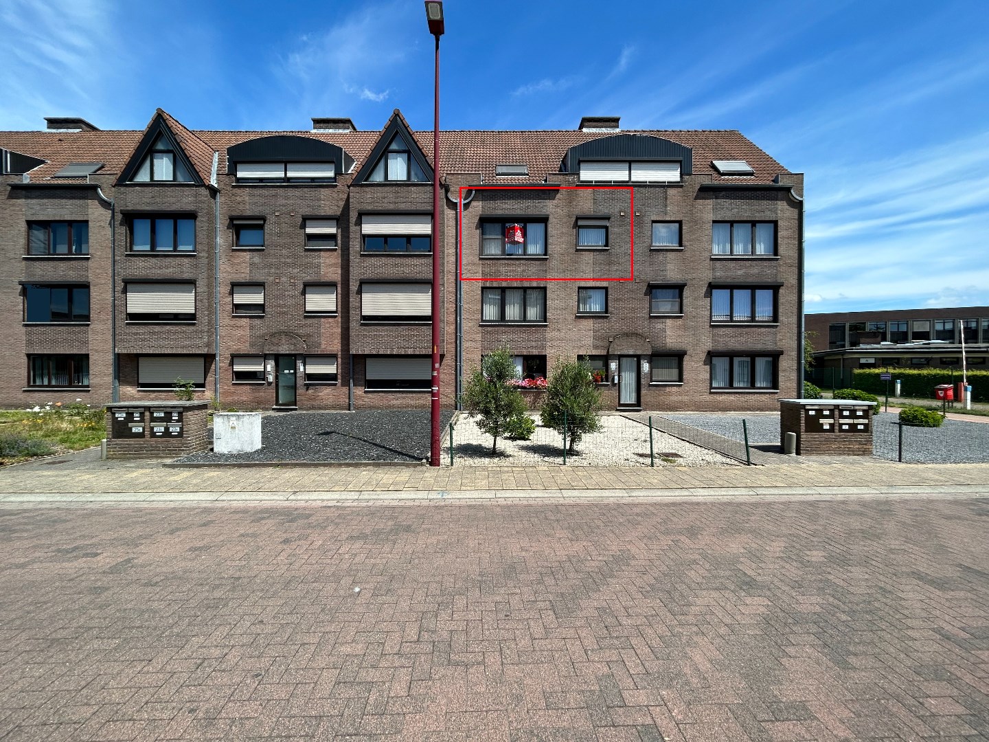 Instapklaar appartement met 2 slpk. in centrum Geel 