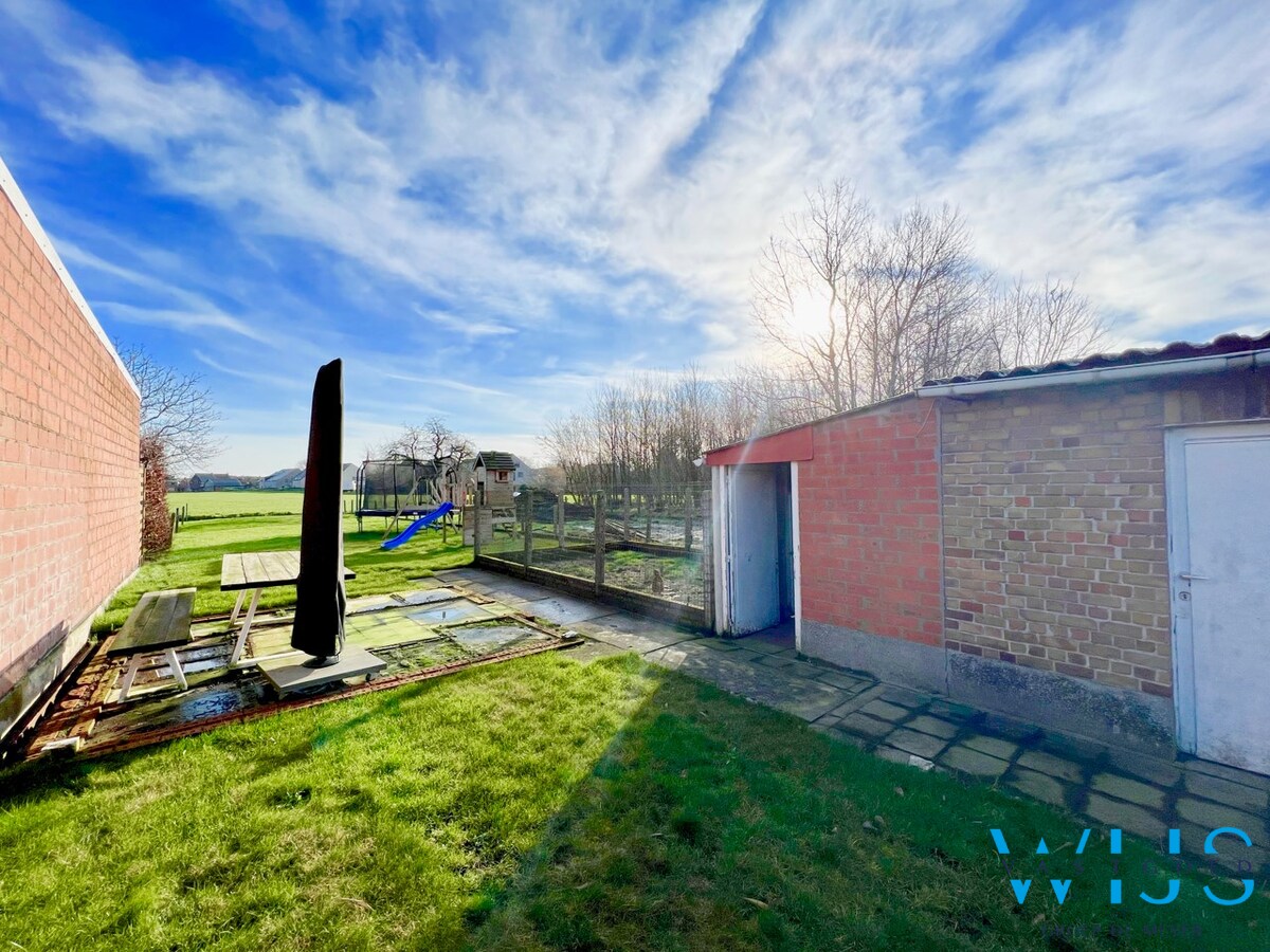 Stevig woonhuis op TOPlocatie te Waarschoot ! 
