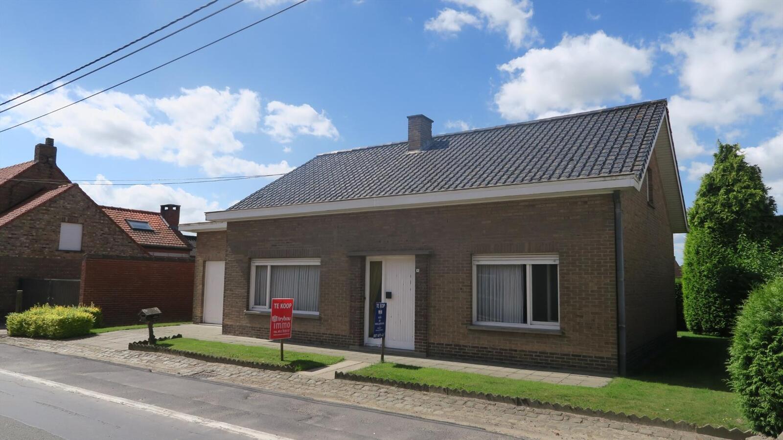 Degelijke open woning op ruim perceel van 843m&#178; 