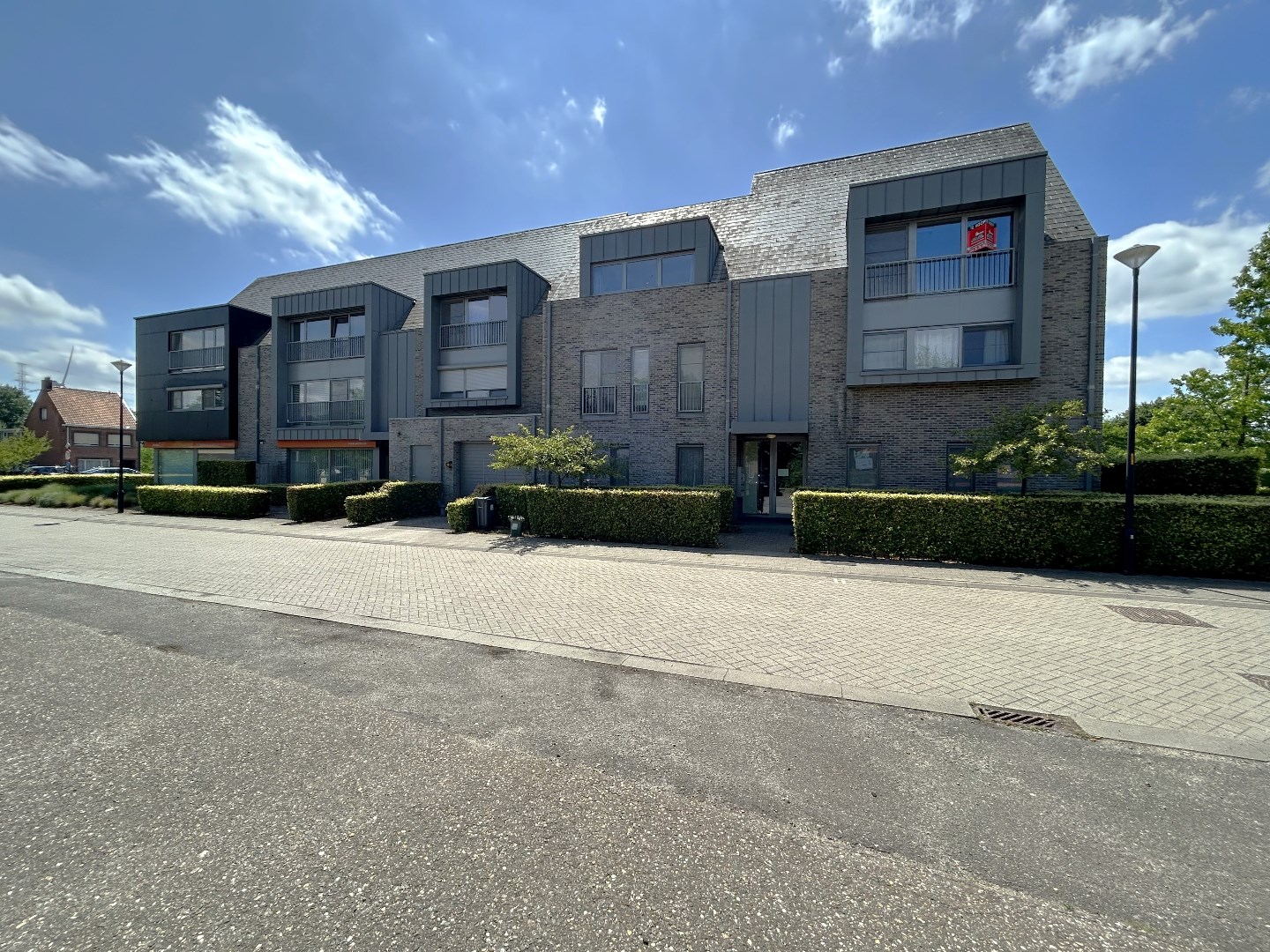 Lichtrijk, energiezuinig appartement met 1 slpk. in Geel 