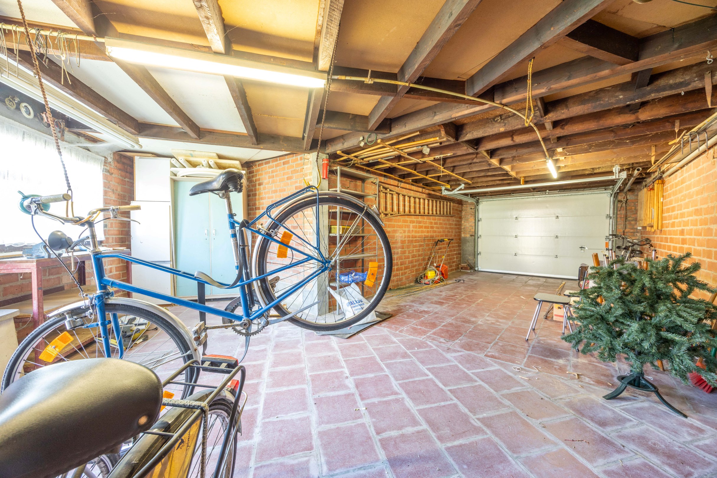 KLOEKE WONING MET GARAGE 