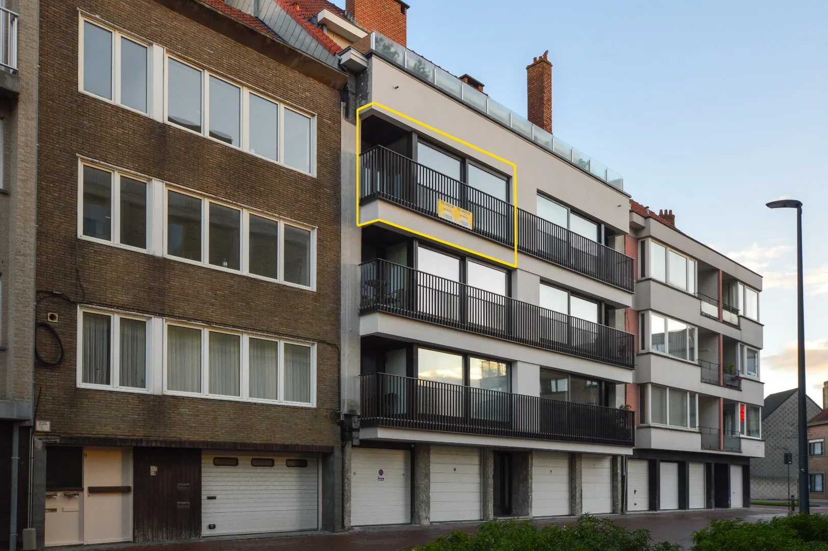 Instapklaar twee-slaapkamer appartement te huur in Oostende 