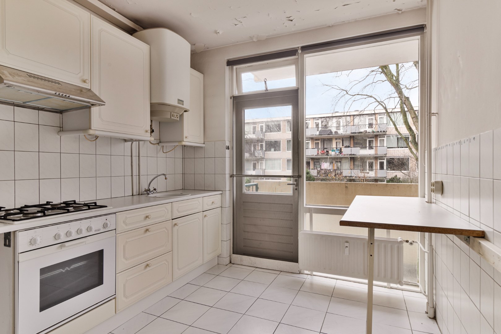 Handige starters  opgelet dit is uw kans ! 3 kamer appartement van 74 m2 op de 1e etage op Top locatie. 