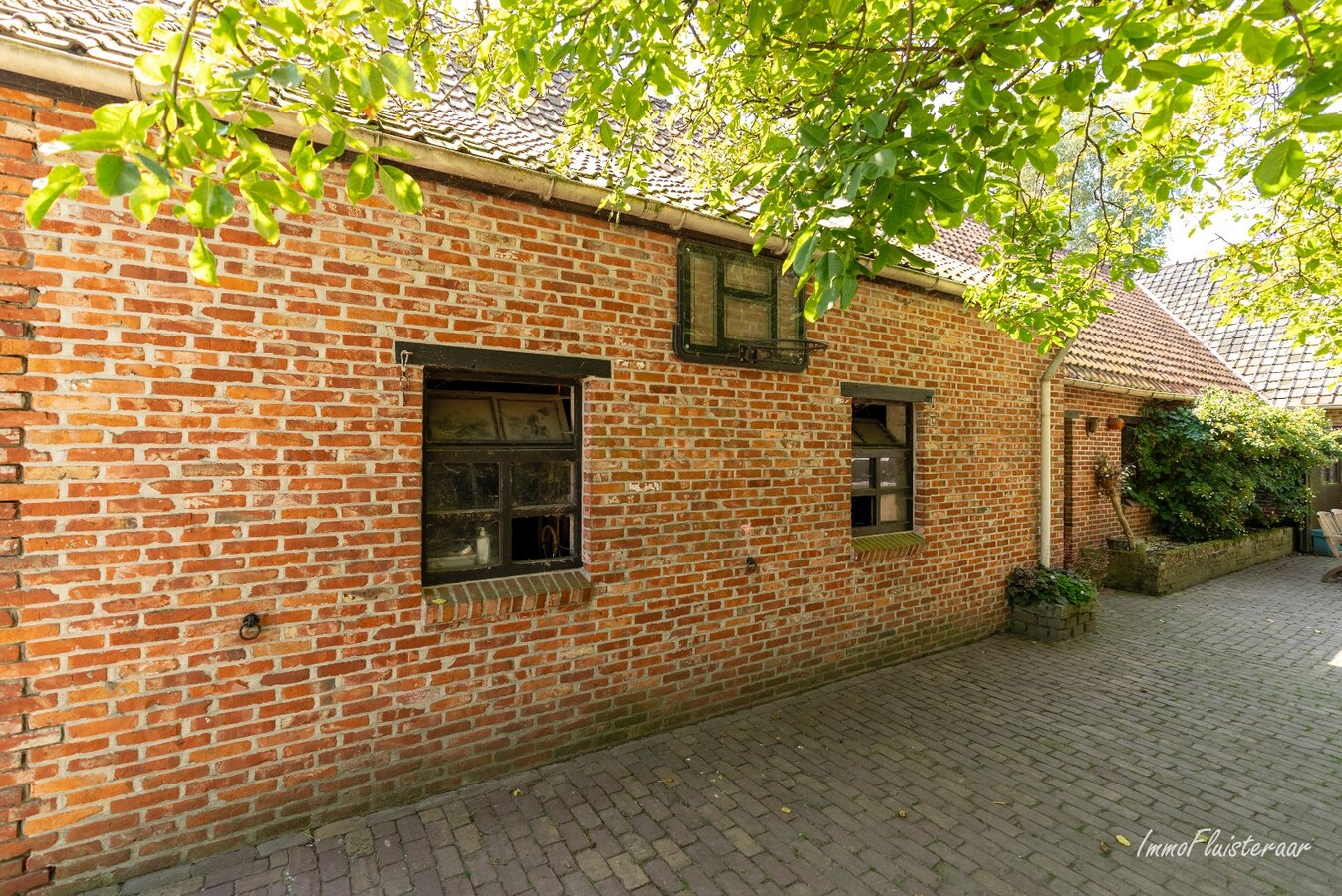 Prachtige hoeve met weilanden en stallen op ca. 2,1 ha te Kaulille (Bocholt) 