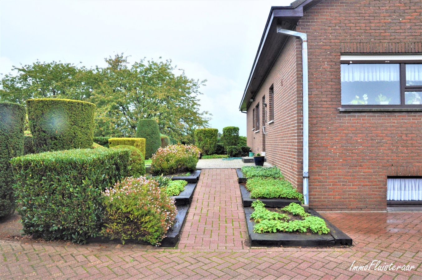 Woning in rustige omgeving op ca. 58a te Bree (ca. 3ha extra mogelijk!) 