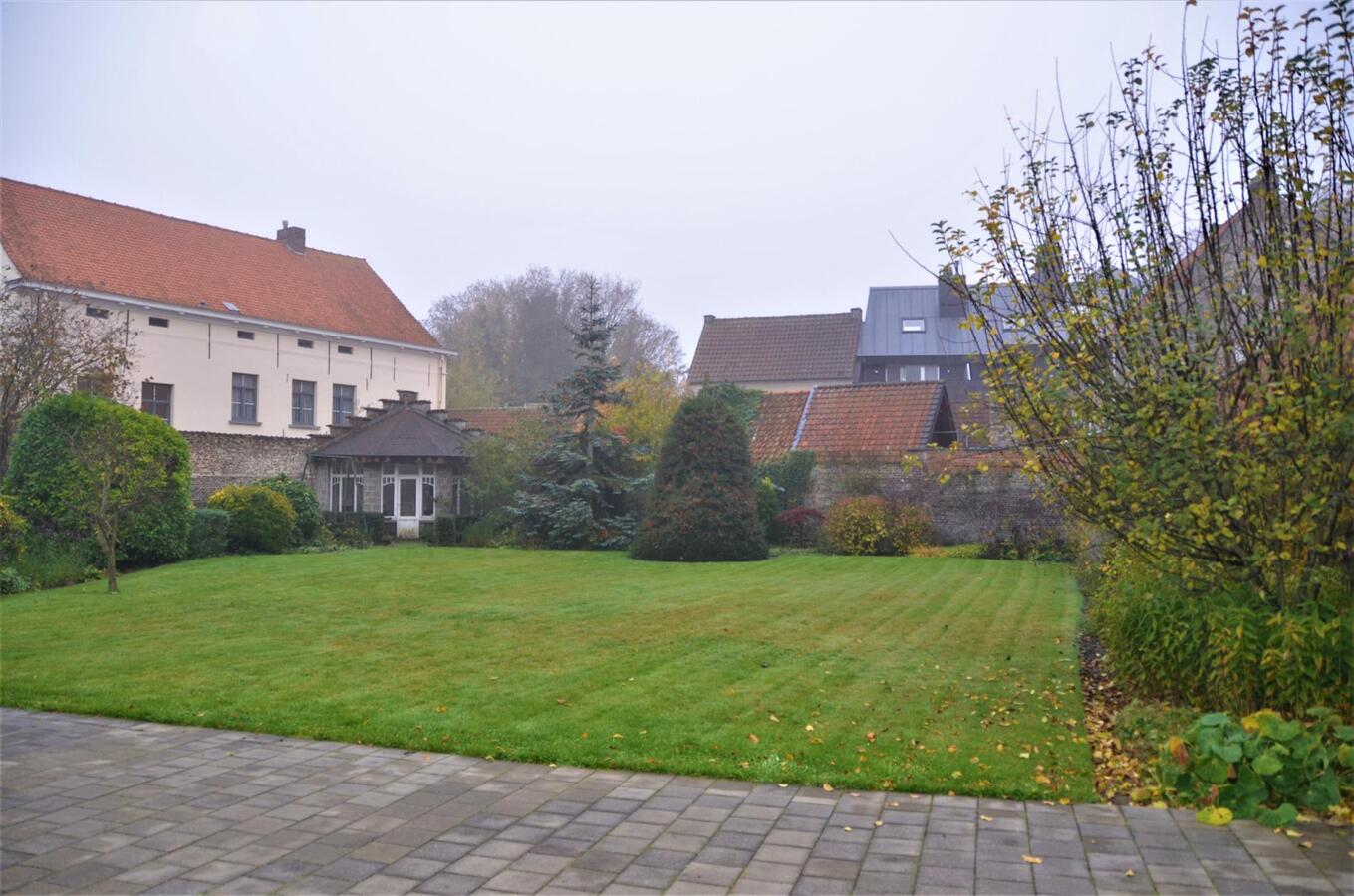 Te koop: Handelspand met ruime woonst inclusief tuin van 720 m&#178; 