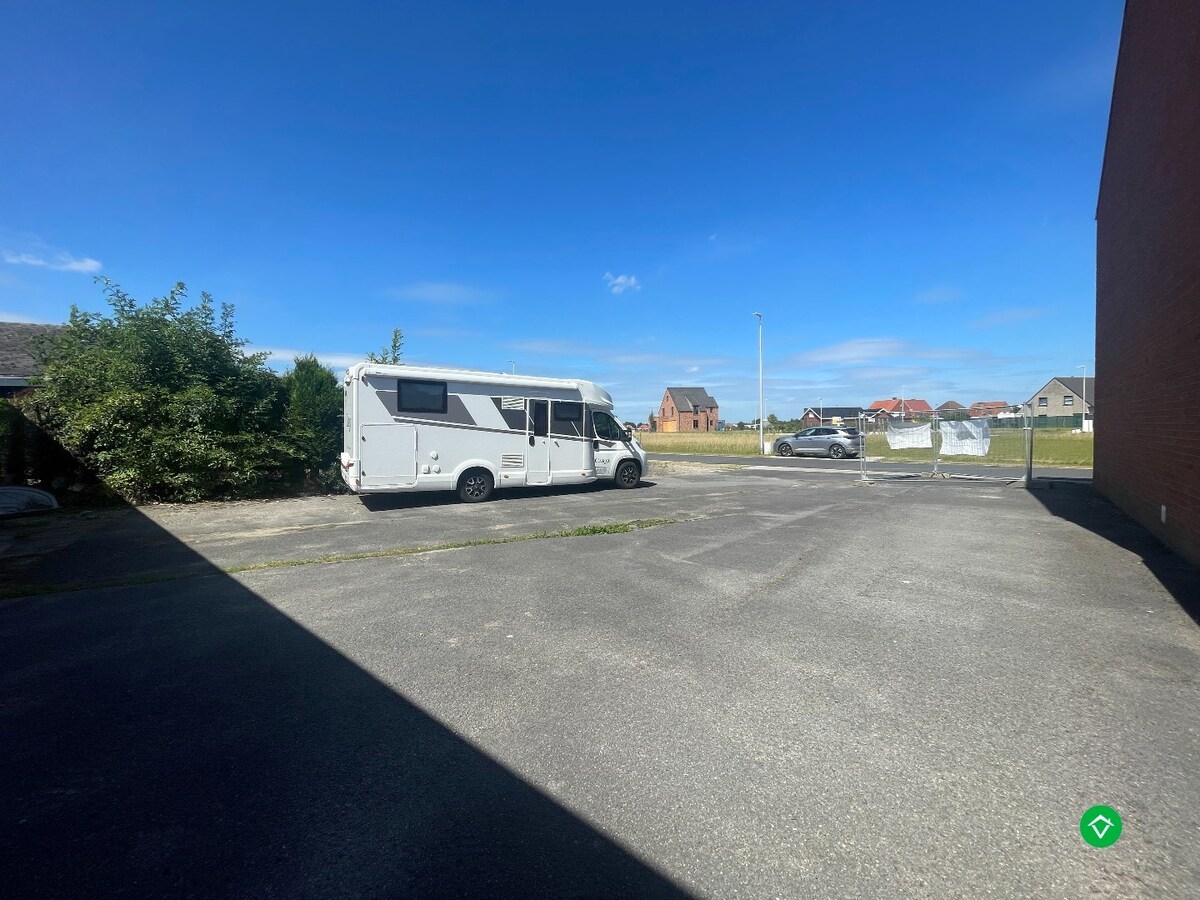 Opslagplaats op een perceel van 446 m&#178; te Gits 