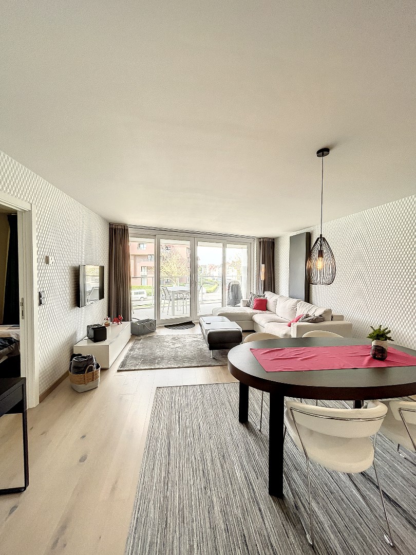 Appartement tr&#232;s spacieux (105m&#178;) avec grande terrasse &#224; Mariakerke 