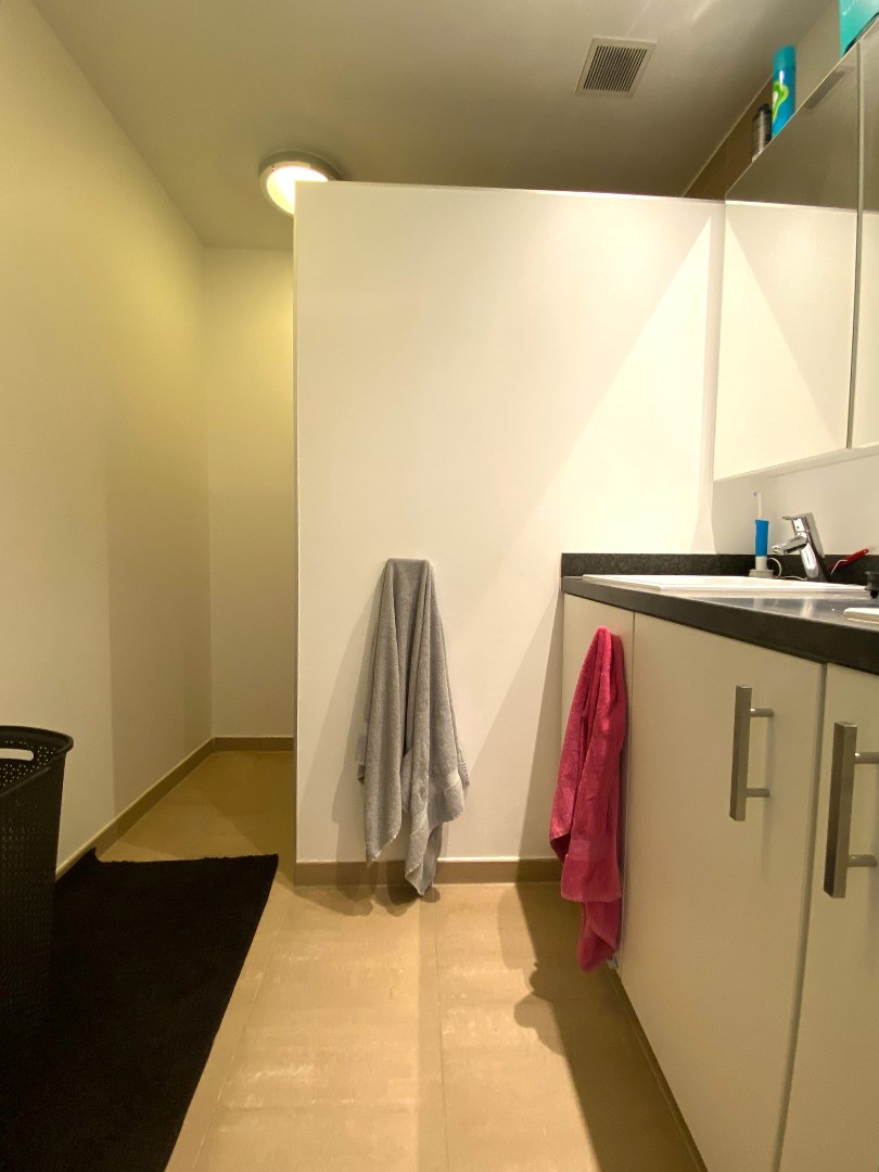 Instapklaar en centraal gelegen triplex appartement (123 m&#178;) met 3 ruime slaapkamers te Mol. 