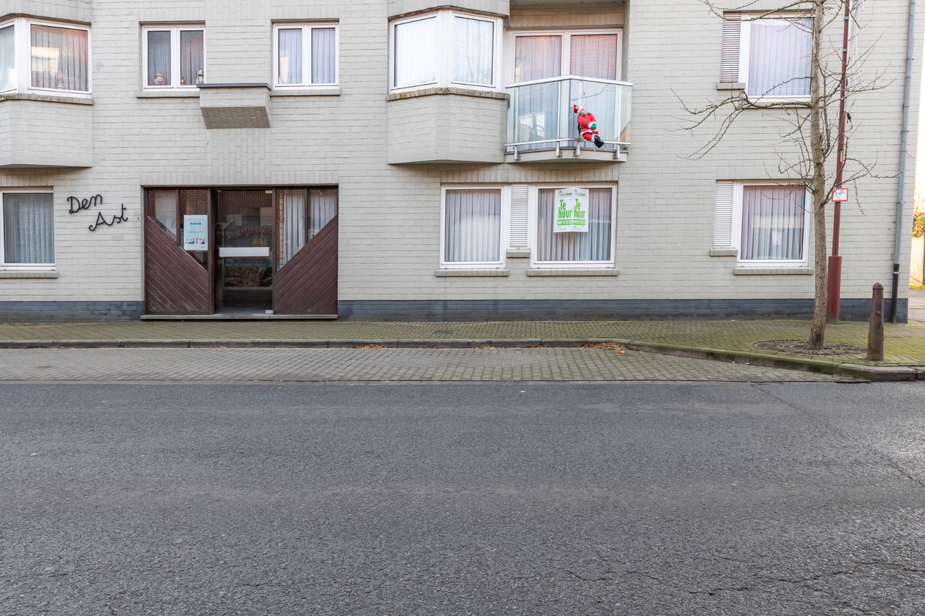 Gelijkvloers appartement met 2 slaapkamers en garage te Aartrijke 