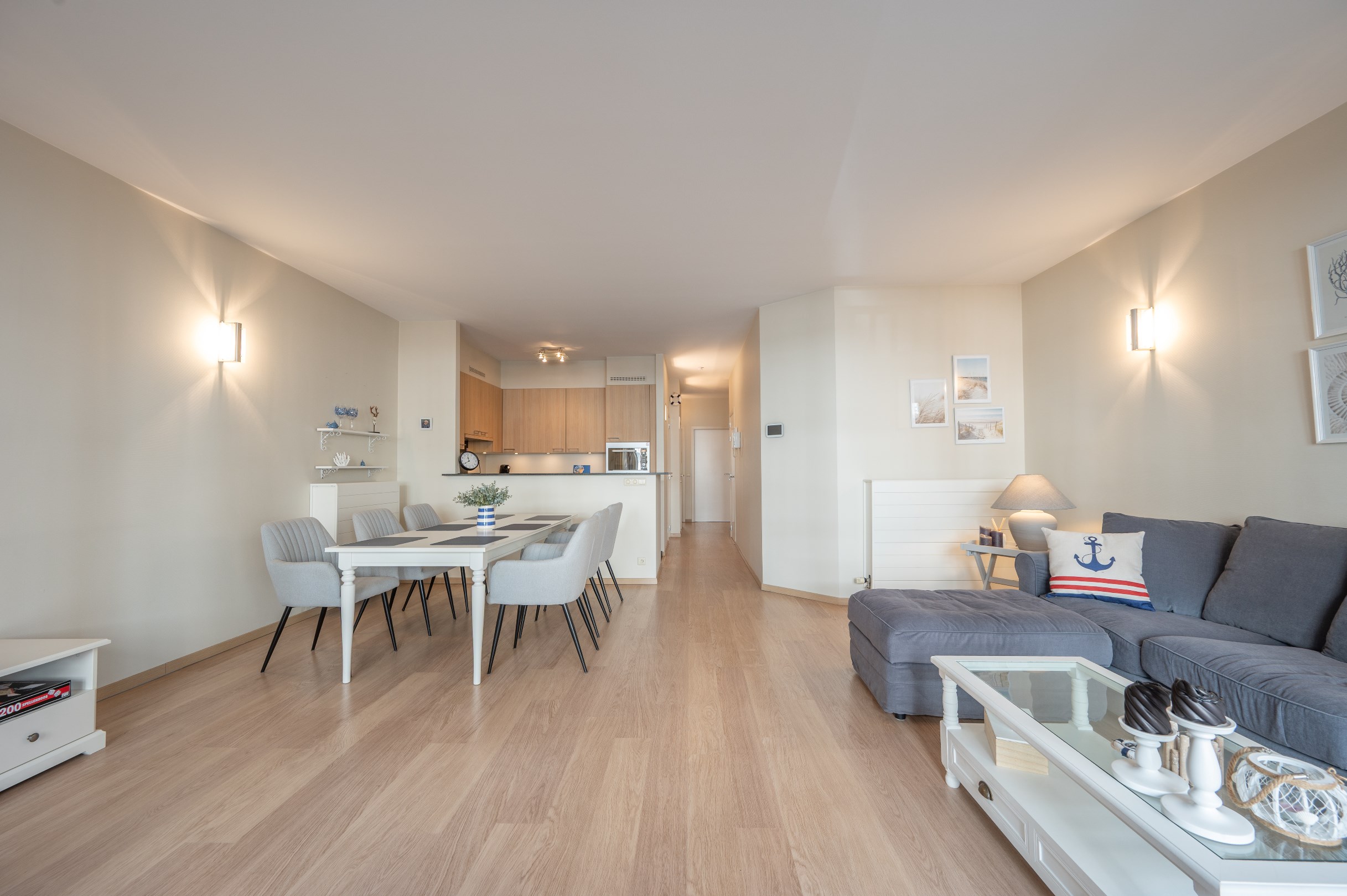 Instapklaar appartement met mooi zonneterras, gelegen op de Dumortierlaan. 