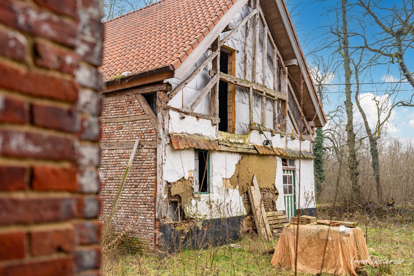 Uniek casco landhuis op een idyllische  locatie op ca. 8,26 ha te Diest 