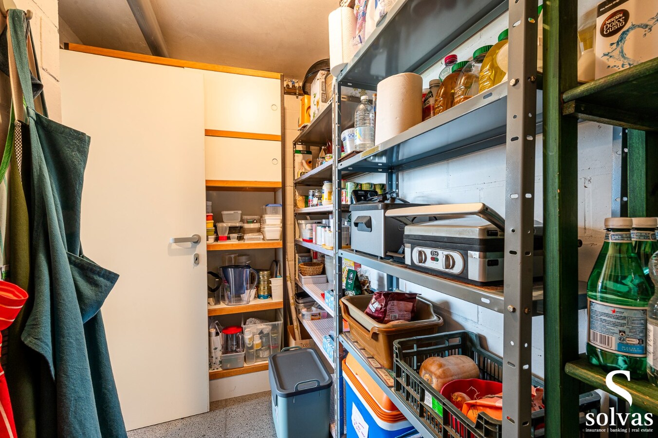 Ruime open bebouwing met tuin, garage en 4 slaapkamers in Aalter - Bouwjaar 1990, 187m&#178; bewoonbare oppervlakte 