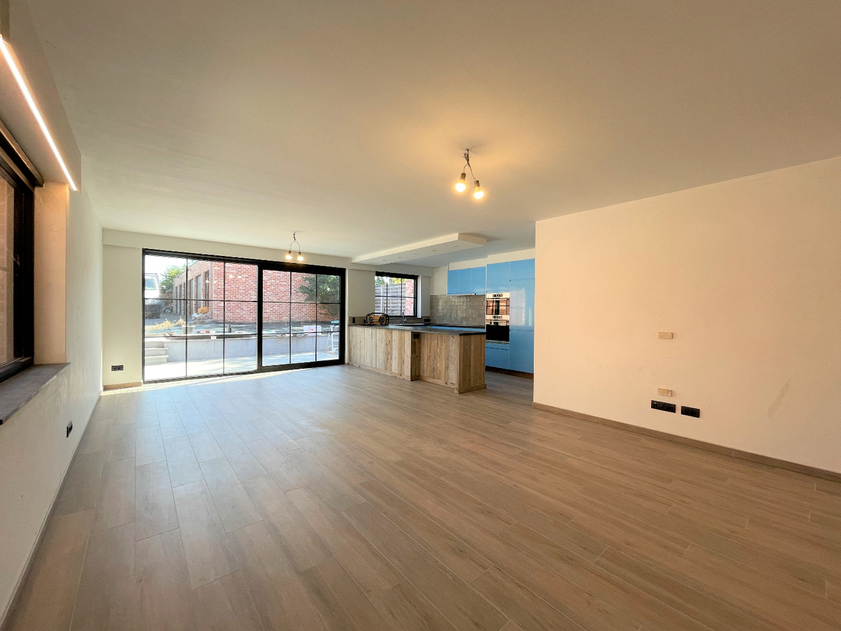Zeer energiezuinig, gelijkvloers appartement met 2 slaapkamers in centrum Roeselare 