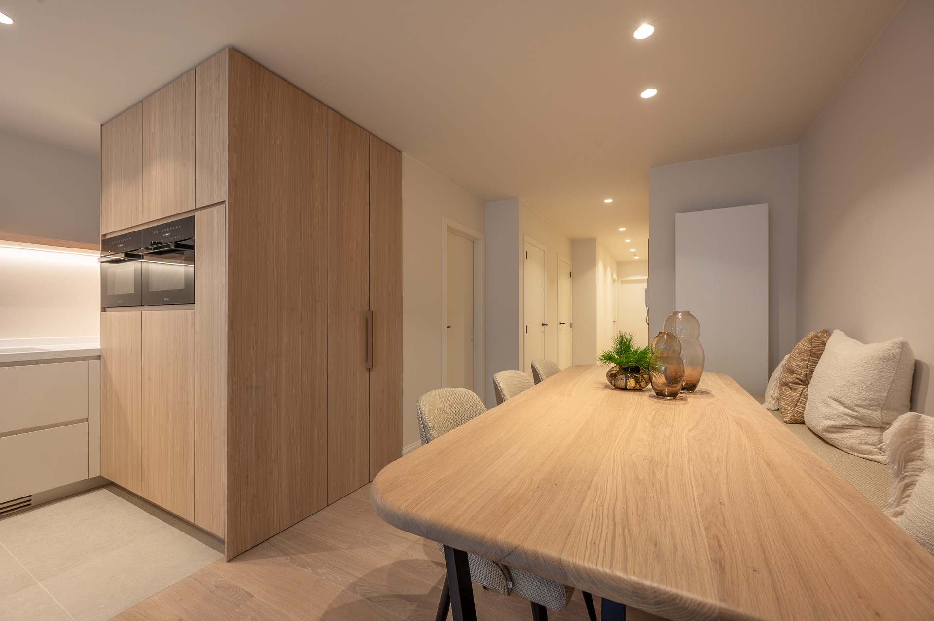 Appartement de 3 chambres r&#233;nov&#233; avec go&#251;t, situ&#233; au centre de l&#39;avenue Lippens &#224; Knokke. 