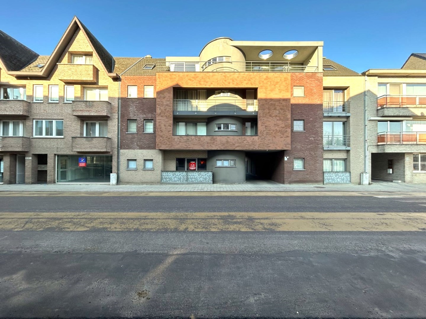 Luxueus gelijkvloers appartement met 2 slpk. in het centrum van Geel 