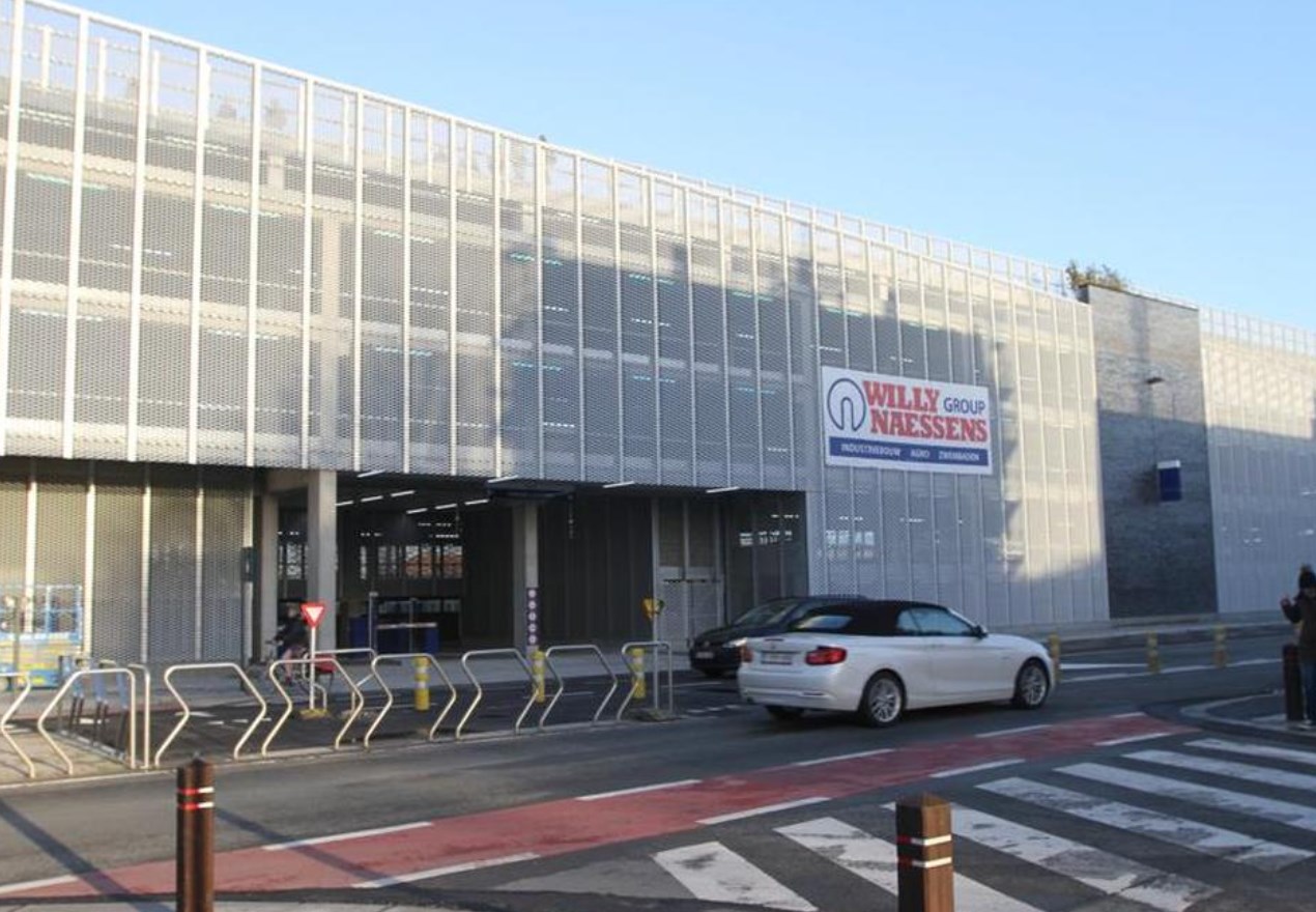 Pakket parkings in stationsgebouw Blankenberge 