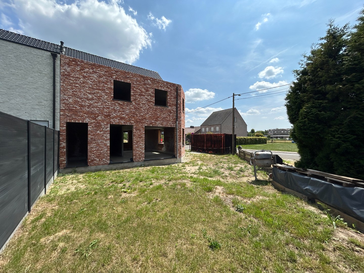 Casco woning met 4 slpk. op rustige ligging in het centrum van Geel 