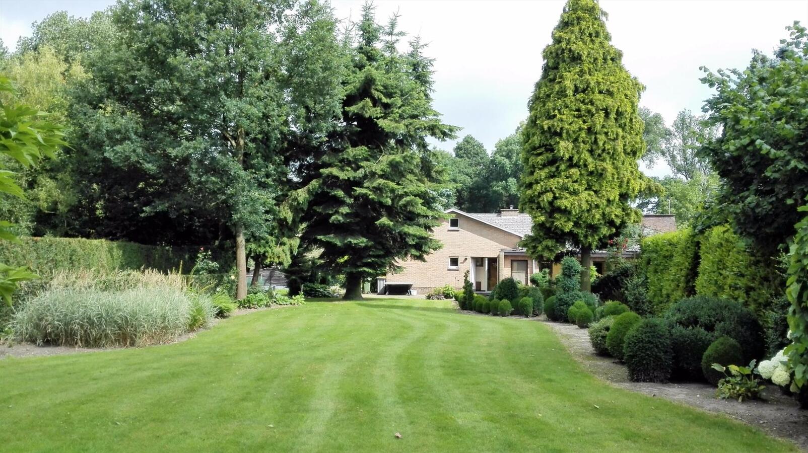 Woning met bijhorende gronden op unieke locatie (ca. 1,4ha) te Meeuwen-Gruitrode 