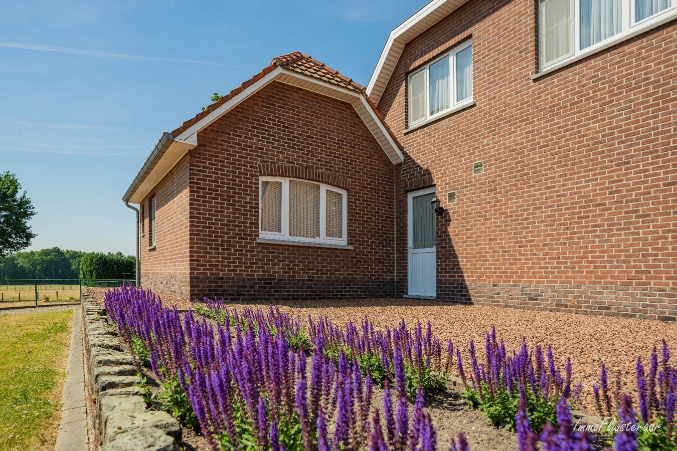 Charming house with stable and land of approximately 1.63 hectares in Opglabbeek (Oudsbergen) 