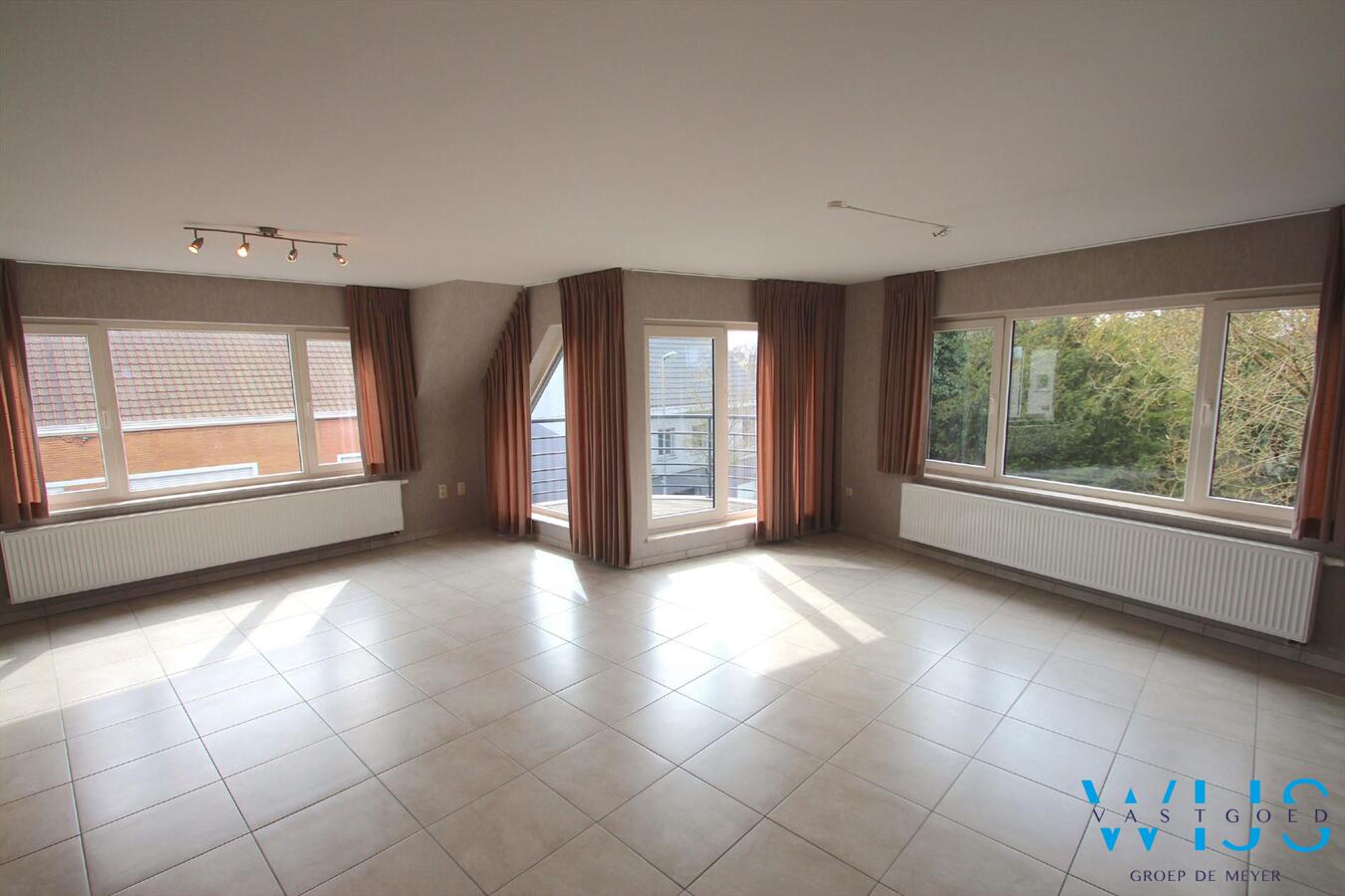 Prachtig lichtrijk 3 slaapkamerappartement van 115m&#178; te ERTVELDE 