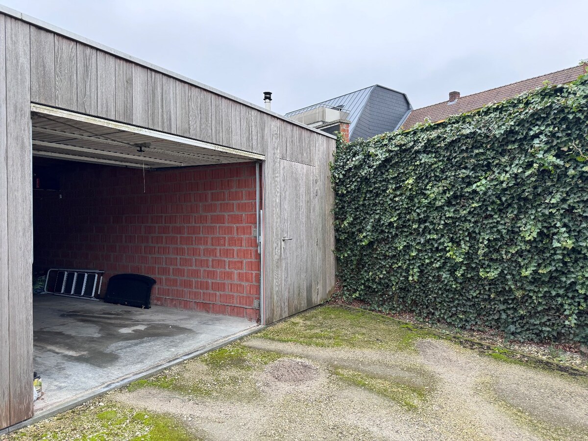 Ruim appartement met 2 slaapkamers groot terras en garage in Aartrijke 