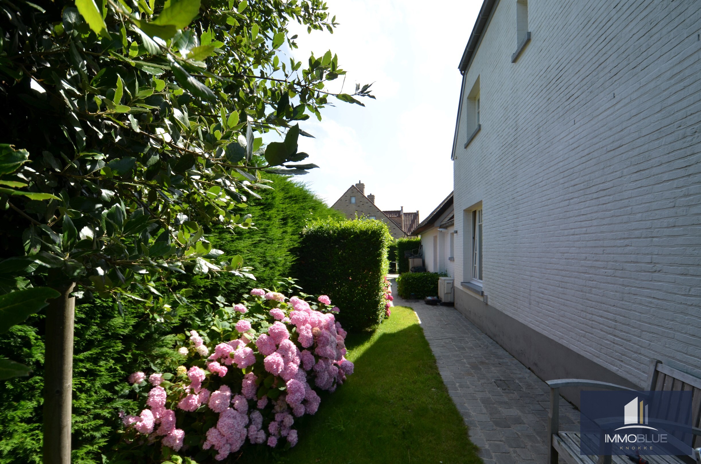 Charmante villa gelegen in een rustige residentiele wijk. 