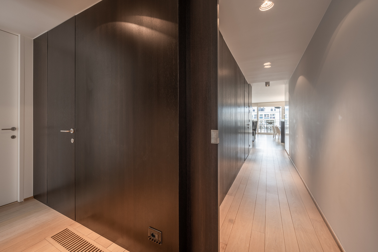 Appartement (largeur de fa&#231;ade de 8,6 m !) avec 3 chambres sur l&#39;exclusive Place Albert &#224; Knokke-Zoute. 