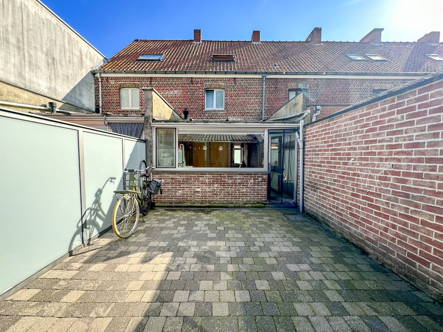 Woning met 3 slpk en ruim terras, Torhout - investering of starterswoning! 