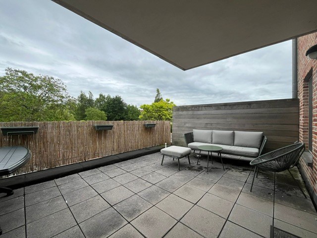 Sfeervol appartement met  bijzonder mooi terras en twee slaapkamers nabij centrum Geel. 