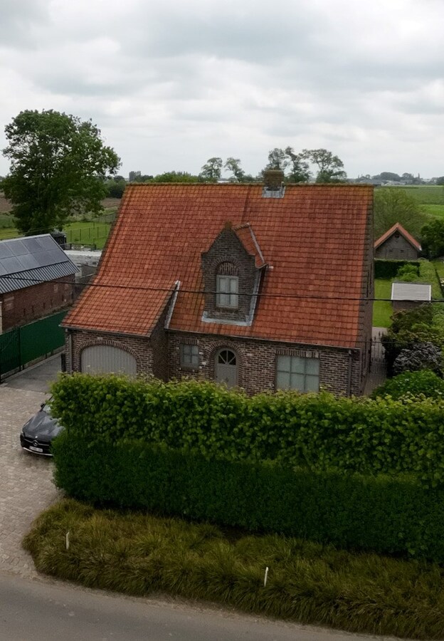 Alleenstaande woning met 4 slaapkamers en garage te Kortemark 