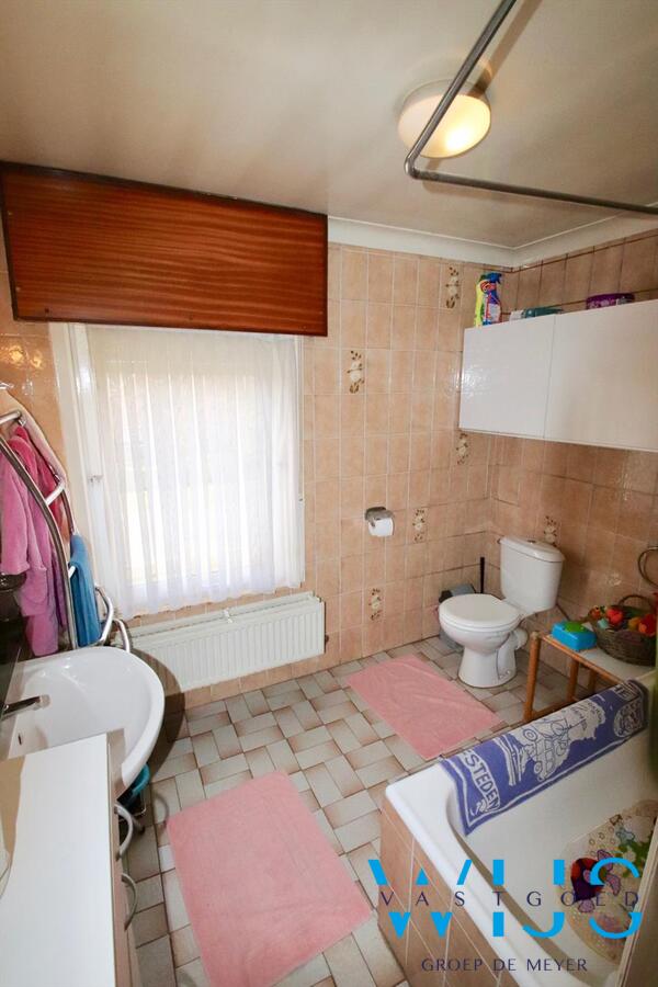 Praktische halfopen bebouwing met 3 slaapkamers te Rieme/ERTVELDE ! 