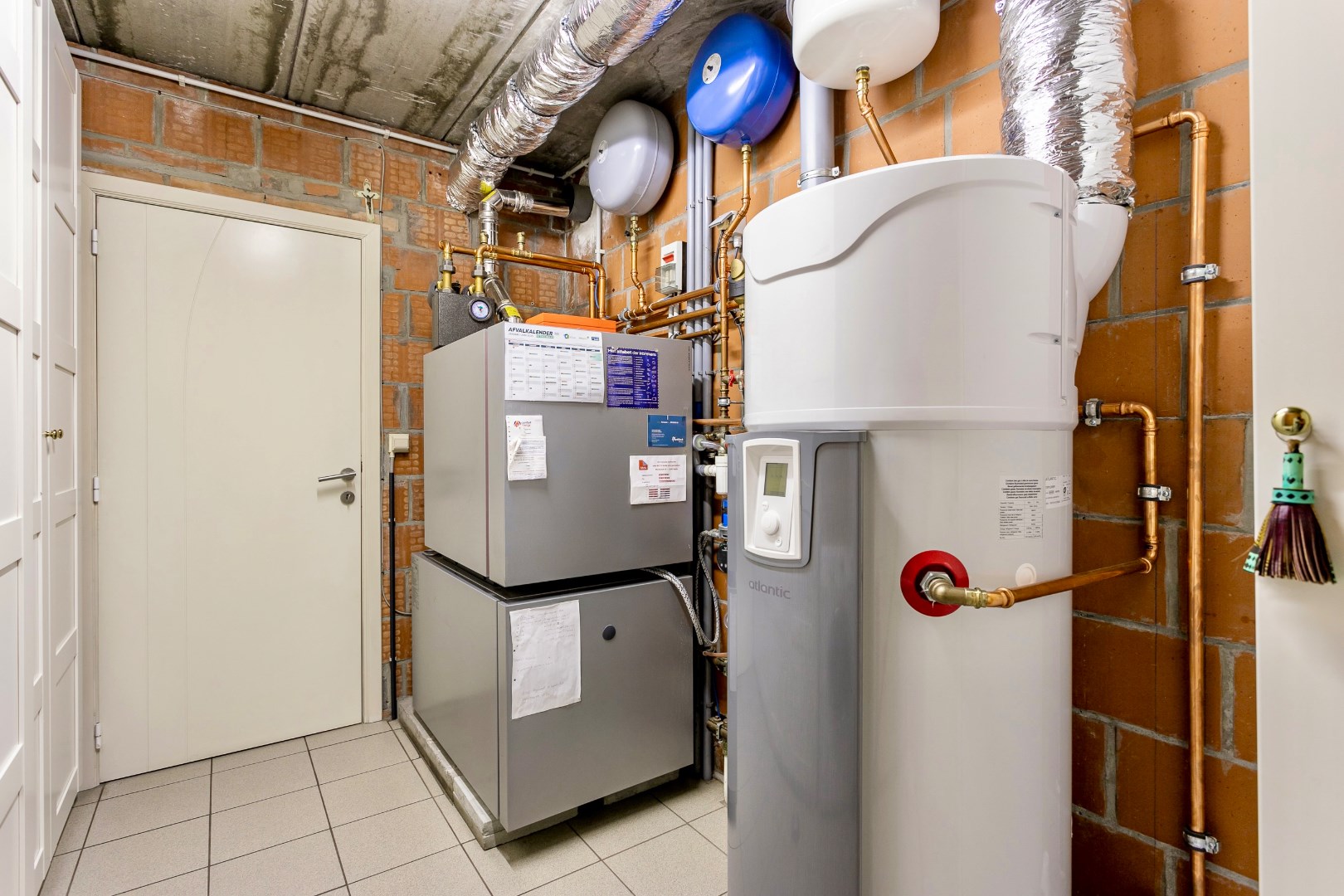 Rustig gelegen, energiezuinige woning op +/- 7a te Buizingen. 
